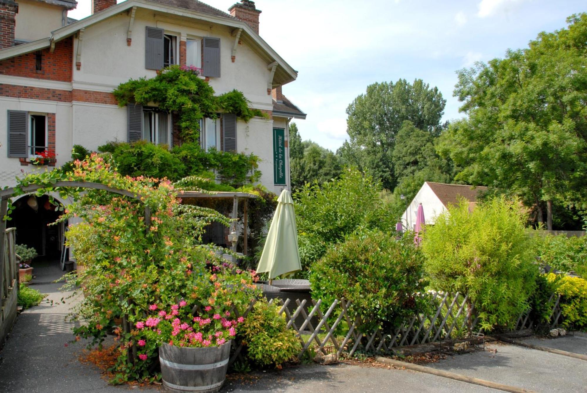Logis Hotel De La Chapelle Milon-la-Chapelle Exterior foto